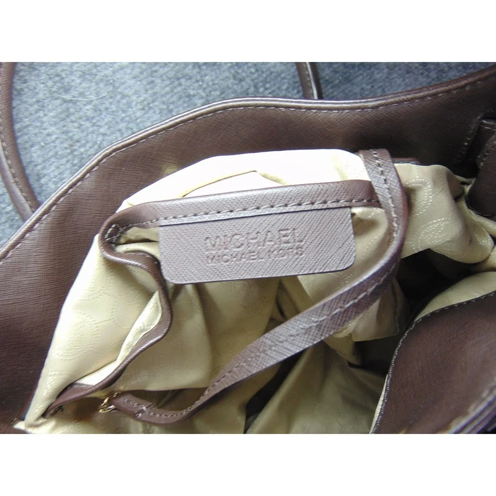 Michael Kors Hamilton Tote Purse Plum Saffiano‎ Leather Lock Key Handbag